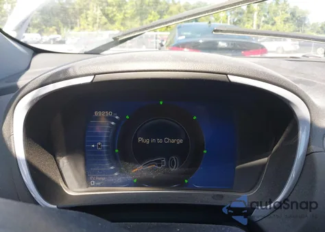 2017 Chevrolet Volt Lt z USA, uszkodzony, nr VIN 1G1RC6S51HU177275